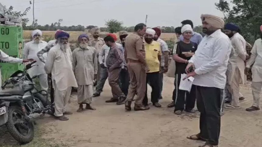 स्कूल में क्लास ले रही टीचर पर एसिड अटैक