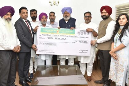 Harpal Cheema Presents 40 Lakh Insurance Cheque to Family of Deceased PRTC Conductor