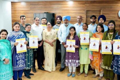 Punjab News: सीएम मान सरकार की ‘रोज़गार क्रांति’, वित्त मंत्री हरपाल सिंह चीमा ने 11 जूनियर ऑडिटरों को सौंपे नियुक्ति पत्र