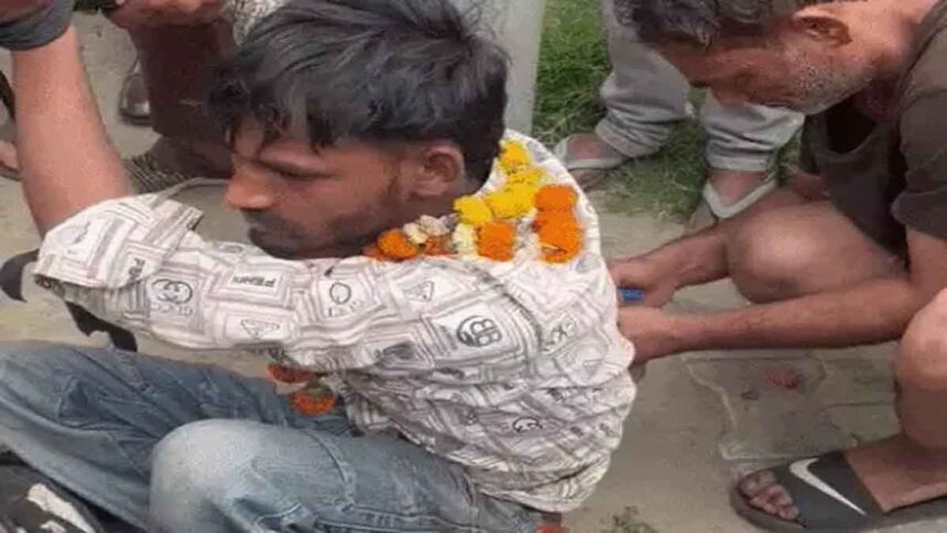 जालंधर में लोगों ने रंगे हाथों पकड़ा चोर