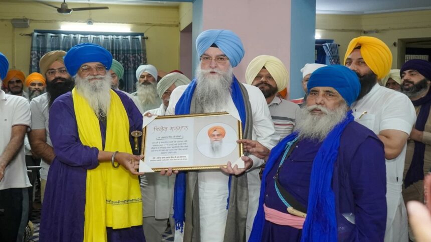 पंजाब में बेअदबी विरोधी कानून लागू करने के लिए स्पीकर संधवां का विशेष सम्मान