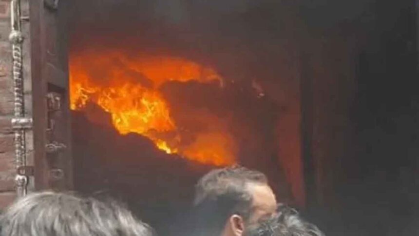 पंजाब में वूलन वेस्ट गोदाम में लगी भयानक भीषण आग
