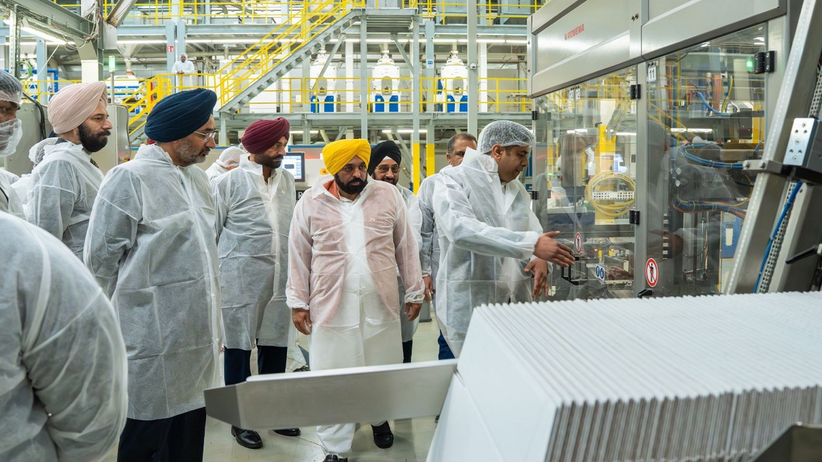 मुख्यमंत्री ने रॉटरडैम में एलटी फूड्स की सुविधा का दौरा किया