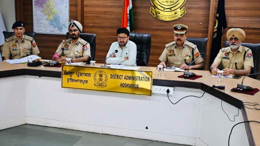 डॉ. रवजोत सिंह ने होशियारपुर में जेल सुपरिंटेंडेंट्स के साथ की रणनीतिक बैठक