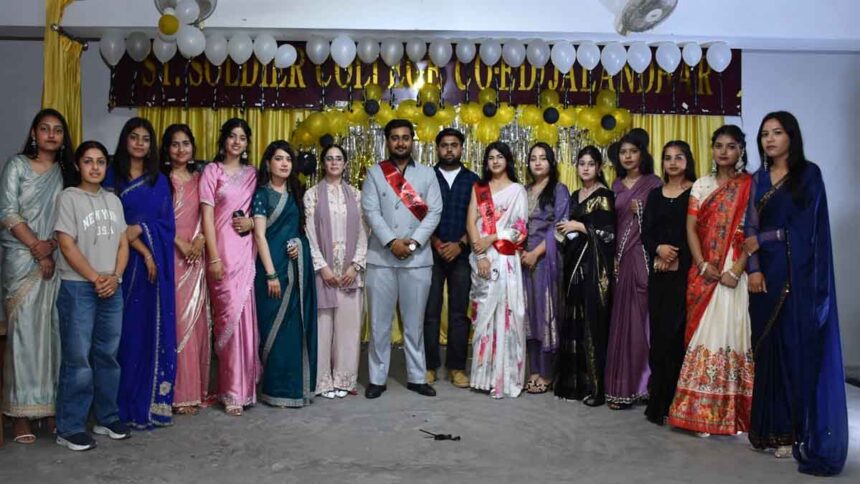 Jalandhar News: सेंट सोल्जर कॉलेज के फिजियोथेरेपी विभाग ने 'लम्हा'नामक विदाई समारोह का सफलतापूर्वक किया आयोजन