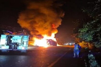 पंजाब में दो 2 ट्रकों की जोरदार टक्कर