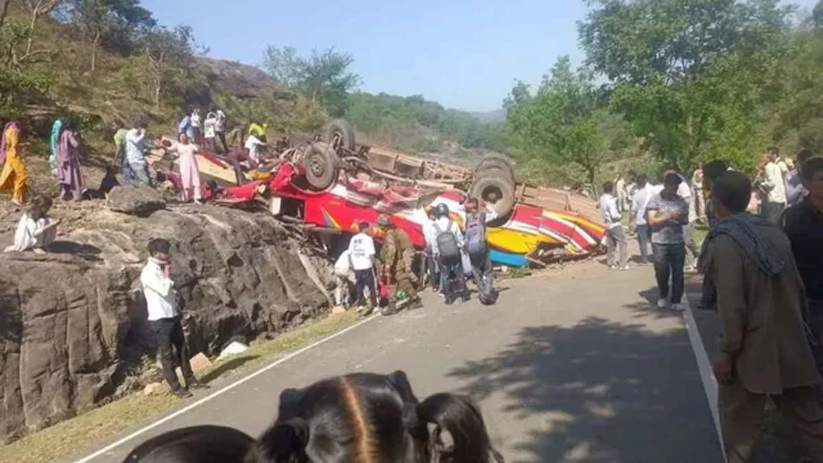 Udhampur Bus Accident: सवारियों से भरी बस के साथ भयानक हादसा, 15-20 लोगों के मारे जाने की आशंका