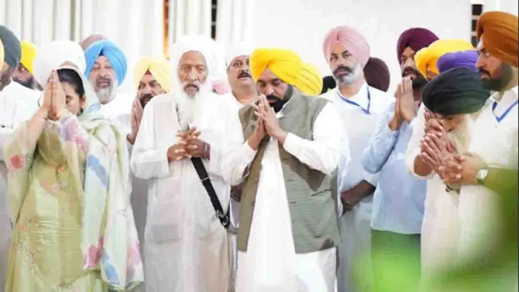 Punjab: पंजाब के मुख्यमंत्री मान ने गुरुद्वारा जोतीसर साहिब में टेका माथा, बेअदबी के खिलाफ सख्त कानून बनाने का बल बख्शने के लिए ईश्वर का शुक्रिया किया अदा