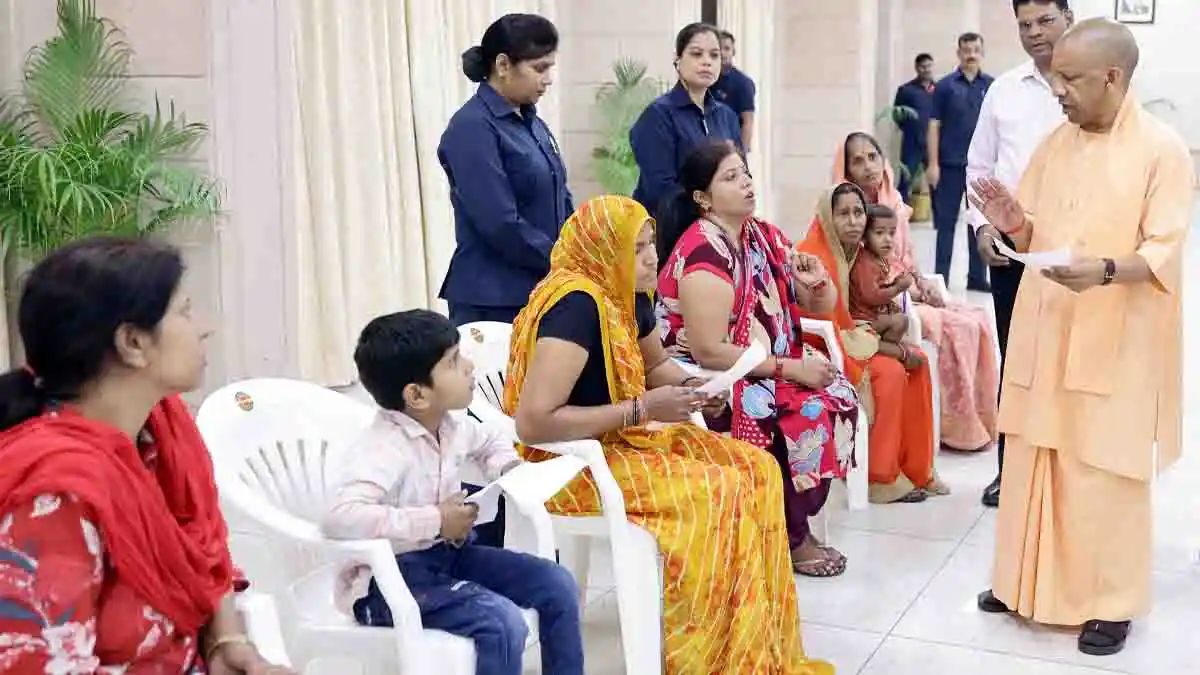 CM Yogi in Janta Darshan