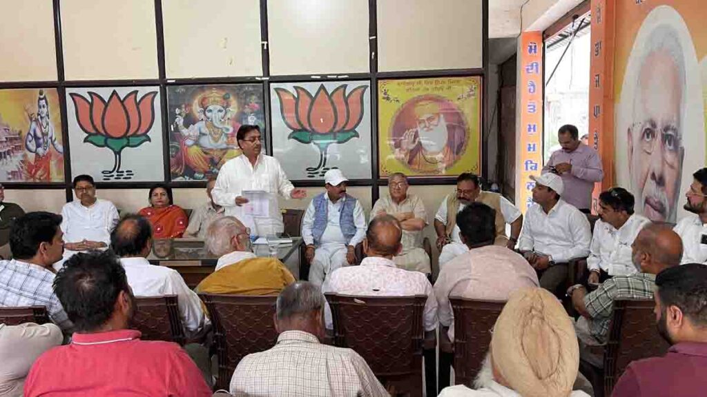 Jalandhar News: भाजपा महामंत्री राकेश राठौर ने कार्यकर्ताओं के साथ की मीटिंग, कहा- आने वाले चुनाव की तैयारी शुरू कर दें