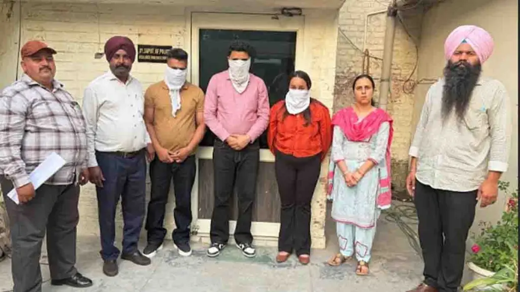 Punjab News: विजिलेंस की बड़ी कार्रवाई, SDOs और क्लर्क को रिश्वत लेते रंगे हाथों किया काबू