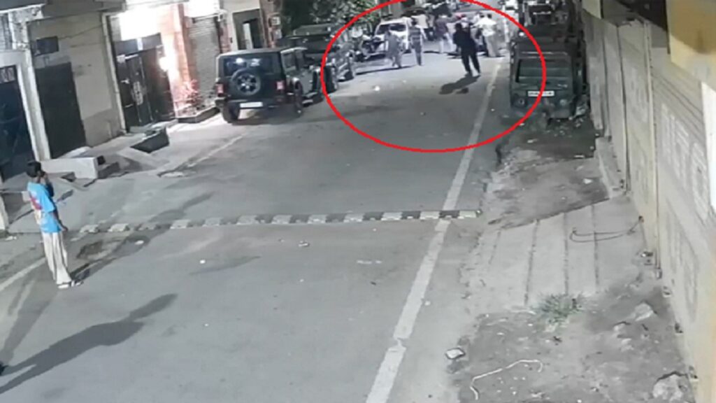 Jalandhar News: जालंधर में दो पक्षों के बीच खूनी झड़प, जमकर चले ईंट-पत्थर, माहौल तनावपूर्ण