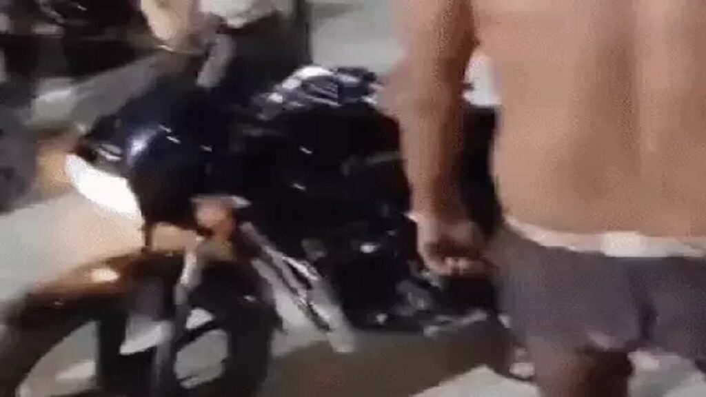 Punjab News: पंजाब में भीड़ ने स्नैचर समझकर युवकों को पीटा, पुलिस ने दर्ज किया मामला