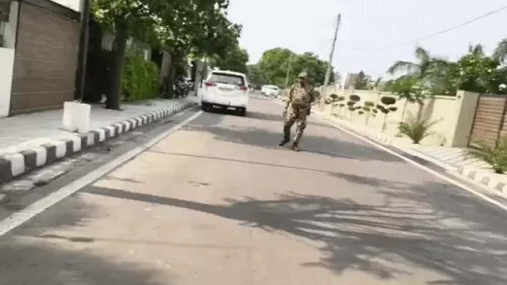 Punjab News: लुधियाना के प्रमुख कारोबारी के घर और ठिकानों पर केंद्रीय एजेंसी की टीम ने मारा छापा