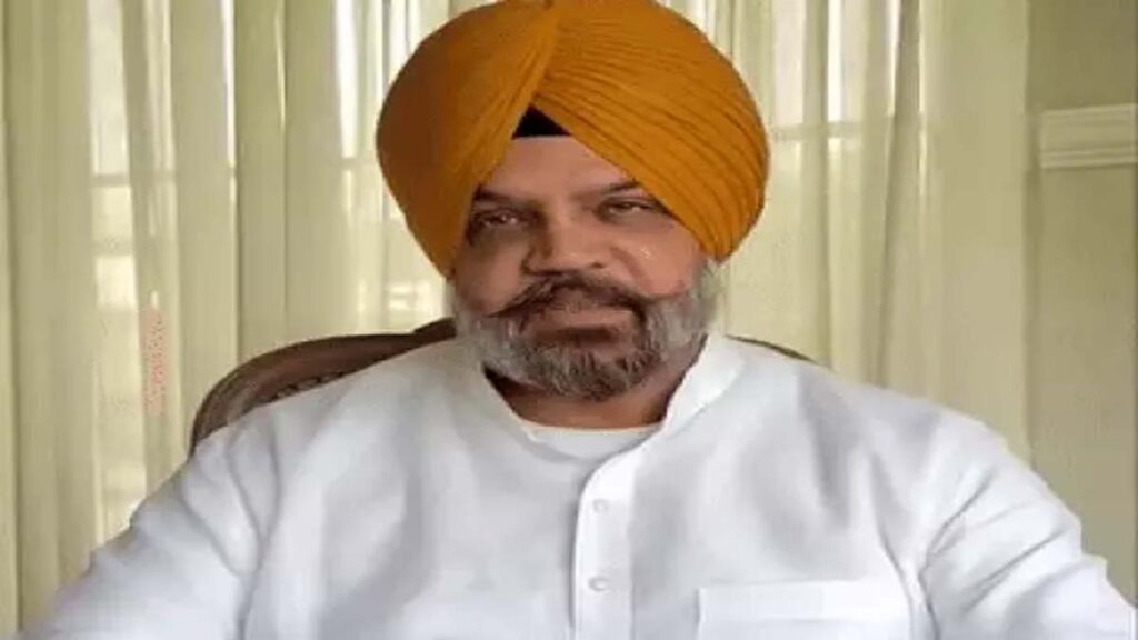 Punjab News: पंजाब की राजनीति में भूकंप, अकाली दल के बड़े नेता ने दिया इस्तीफा