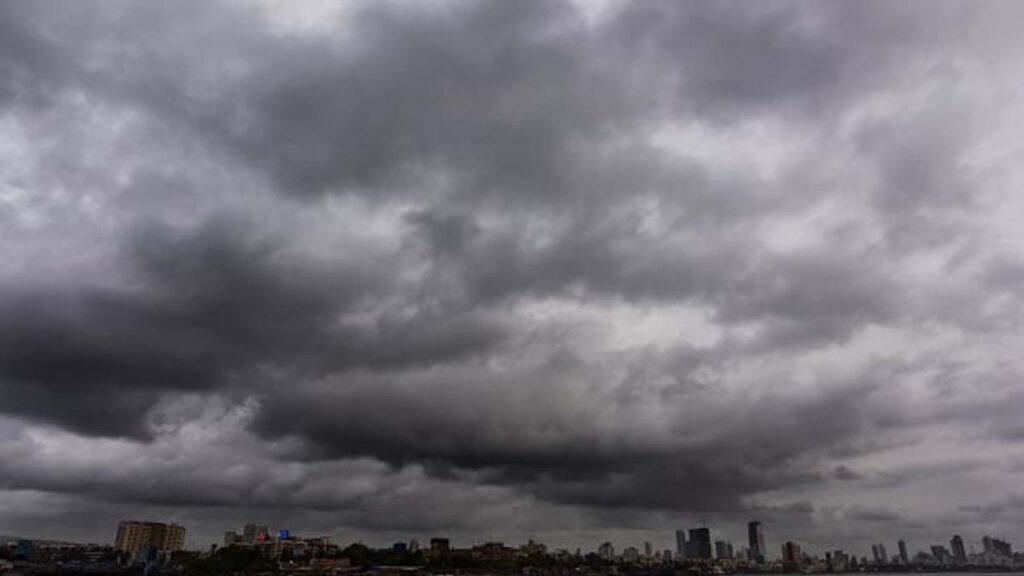 Monsoon Alert: अगले हफ्ते आ रहा मानसून, तेज हवाओं के साथ होगी भारी बारिश