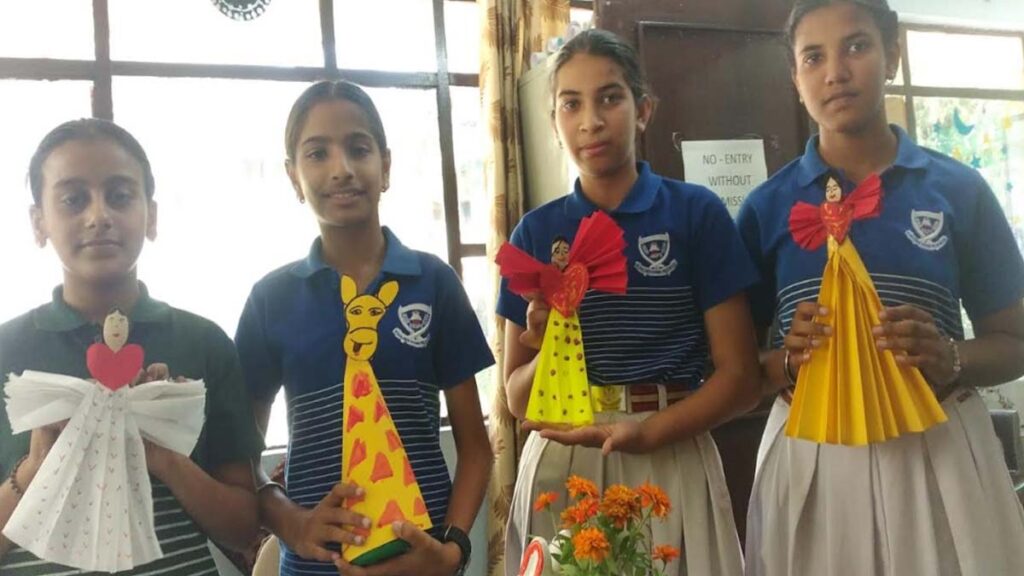 St Soldier News: सेंट सोल्जर डिवाइन पब्लिक स्कूल, न्यू डिफेंस कॉलोनी में मनाया गया ‘नो बैग डे’