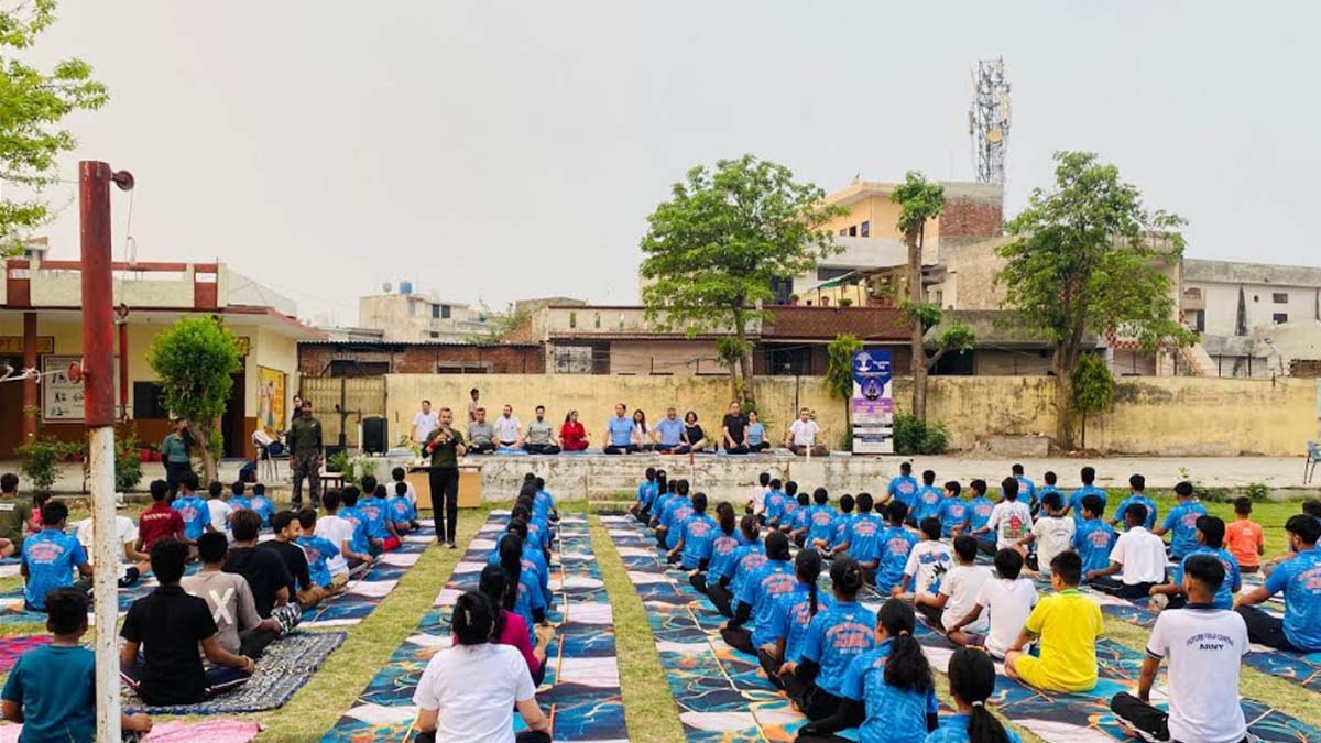 St Soldier News: सेंट सोल्जर में योग कार्यशाला आयोजित, विद्यार्थियों ने सीखे स्वस्थ जीवन के मंत्र
