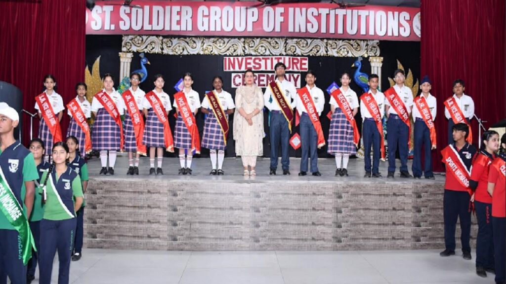 St Soldier News: सेंट सोल्जर डिवाइन पब्लिक स्कूल में दीक्षांत समारोह 2026 का भव्य आयोजन