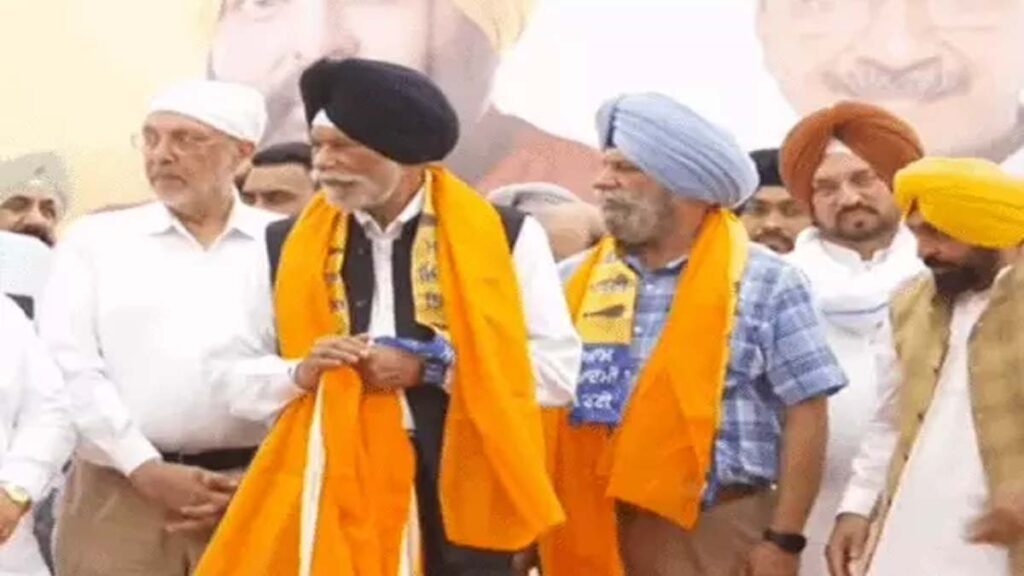 Punjab News: पंजाब में पूर्व अकाली नेता आम आदमी पार्टी में शामिल, सीएम मान ने करवाया शामिल